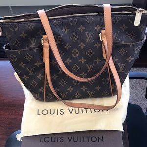 SOLD! Louis Vuitton Monogram Totally PM